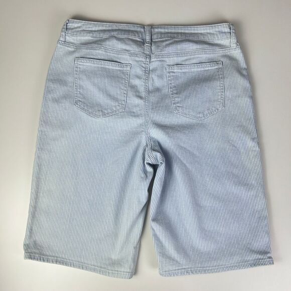 Chico's Blue & White Striped So Slimming‎ Girlfriend Slim Leg Shorts Size 10 - Picture 5 of 12
